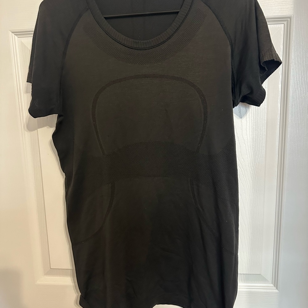 Lululemon swiftly Black Short Sleeve Workout Top